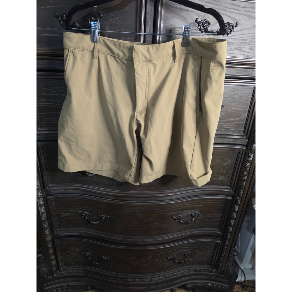 Fabletics Mens Tan Khaki Performance Golf Lifestyle Shorts Size 36 SO2500585